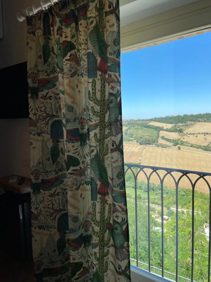 Affittacamere La Volpe Altidona Bagian luar foto